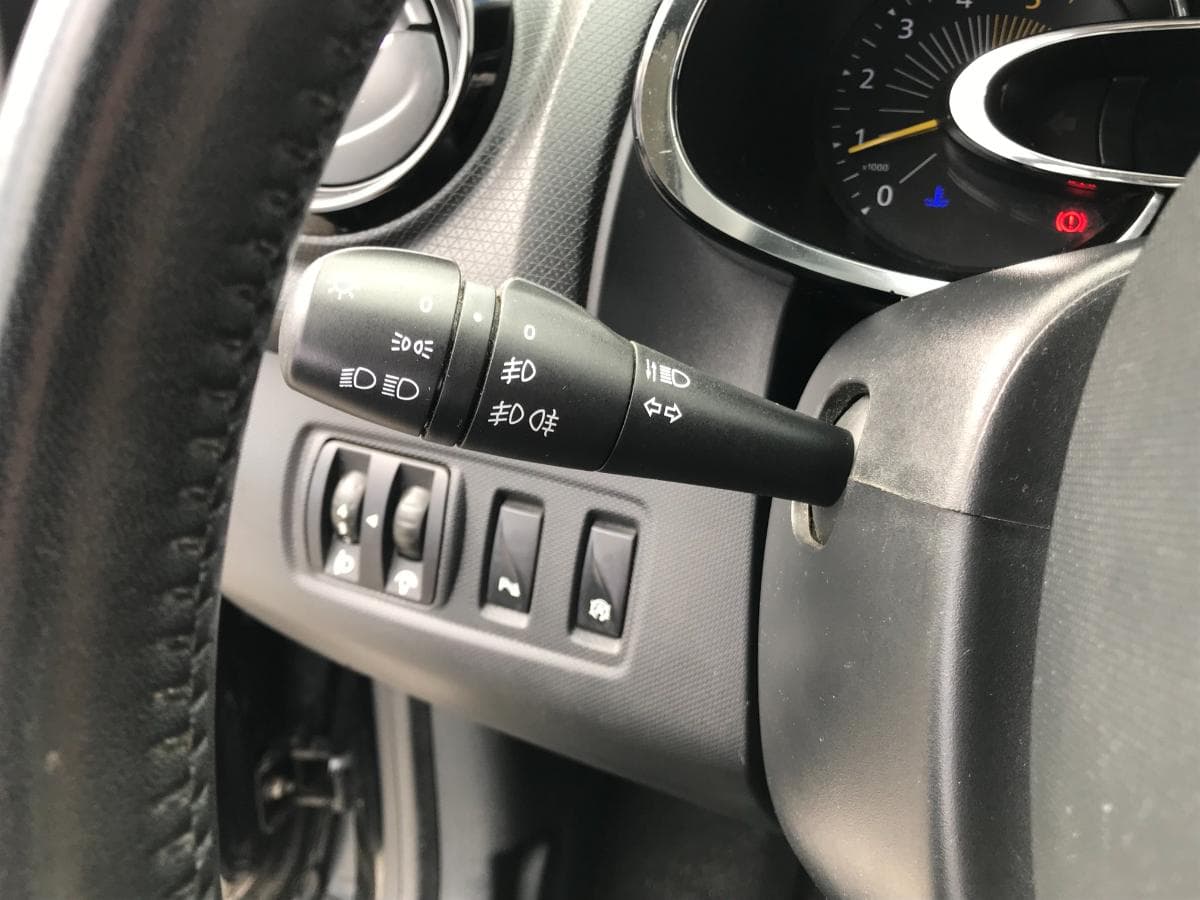 Renault Clio 1.5 DCI · Ano 2014 — imagem 29