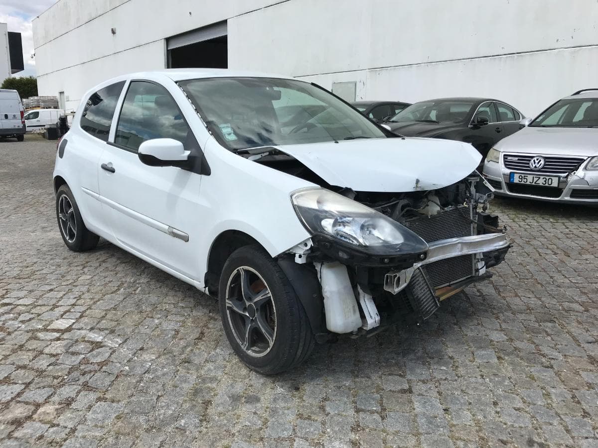 Renault Clio 1.5 DCI · Ano 2009 — imagem 6