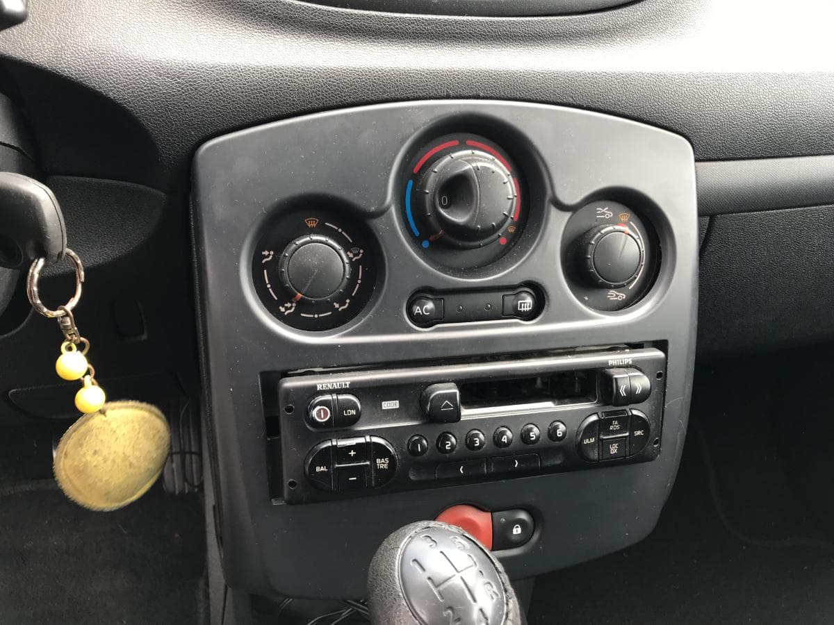 Renault Clio 1.5 DCI · Ano 2009 — imagem 23