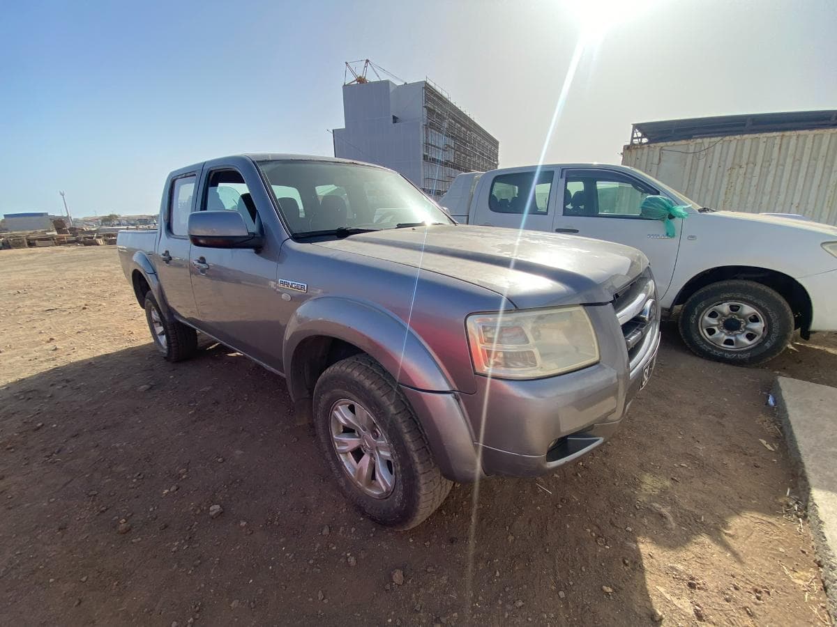 FORD XLT · — imagen 3