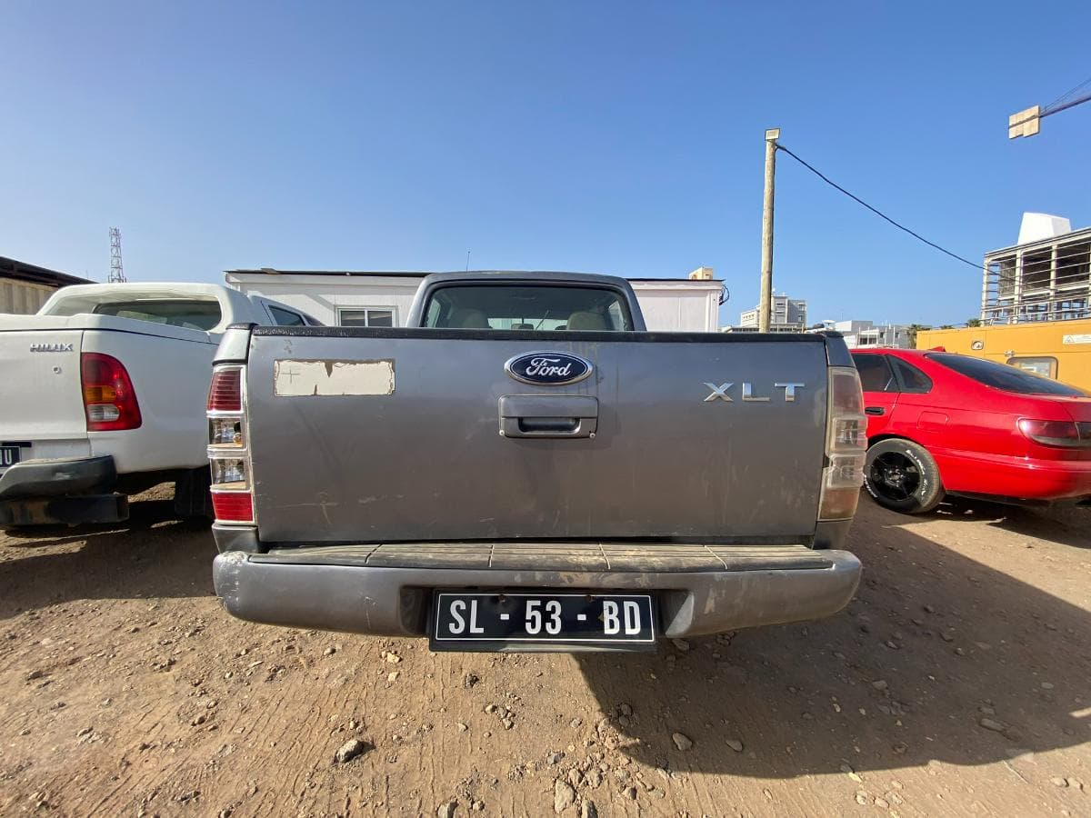 FORD XLT · — imagen 8