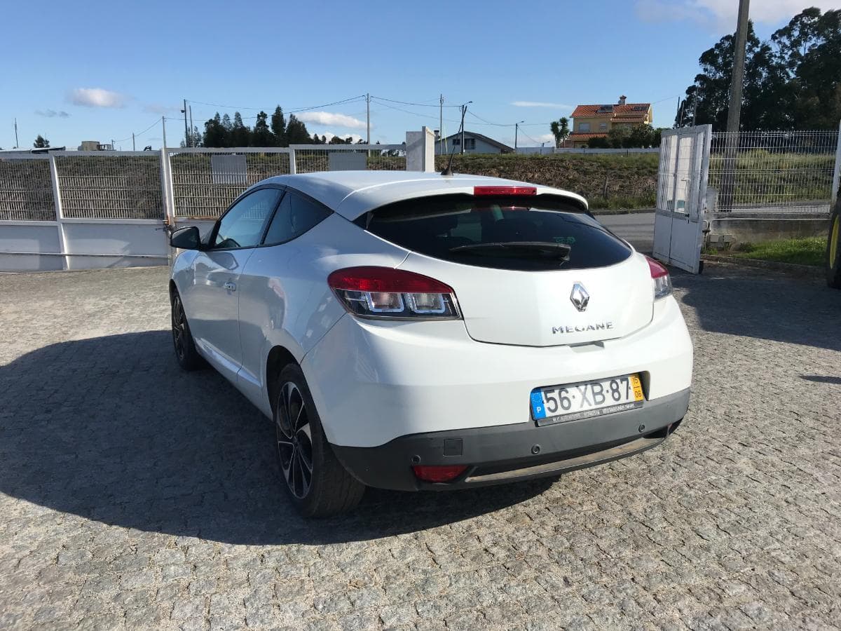 Renault Mégane 1.6 DCI Coupé · Ano 2015 — imagem 11