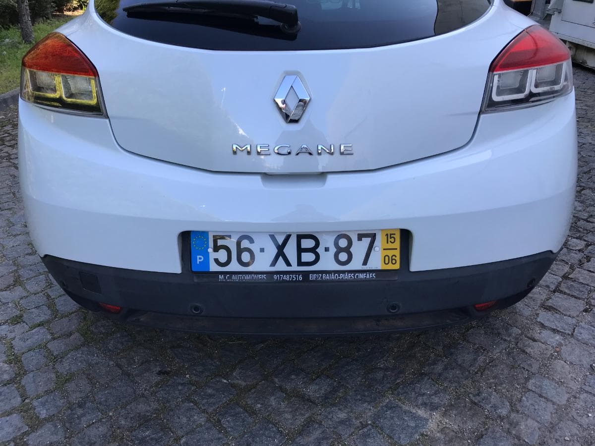 Renault Mégane 1.6 DCI Coupé · Ano 2015 — imagem 9