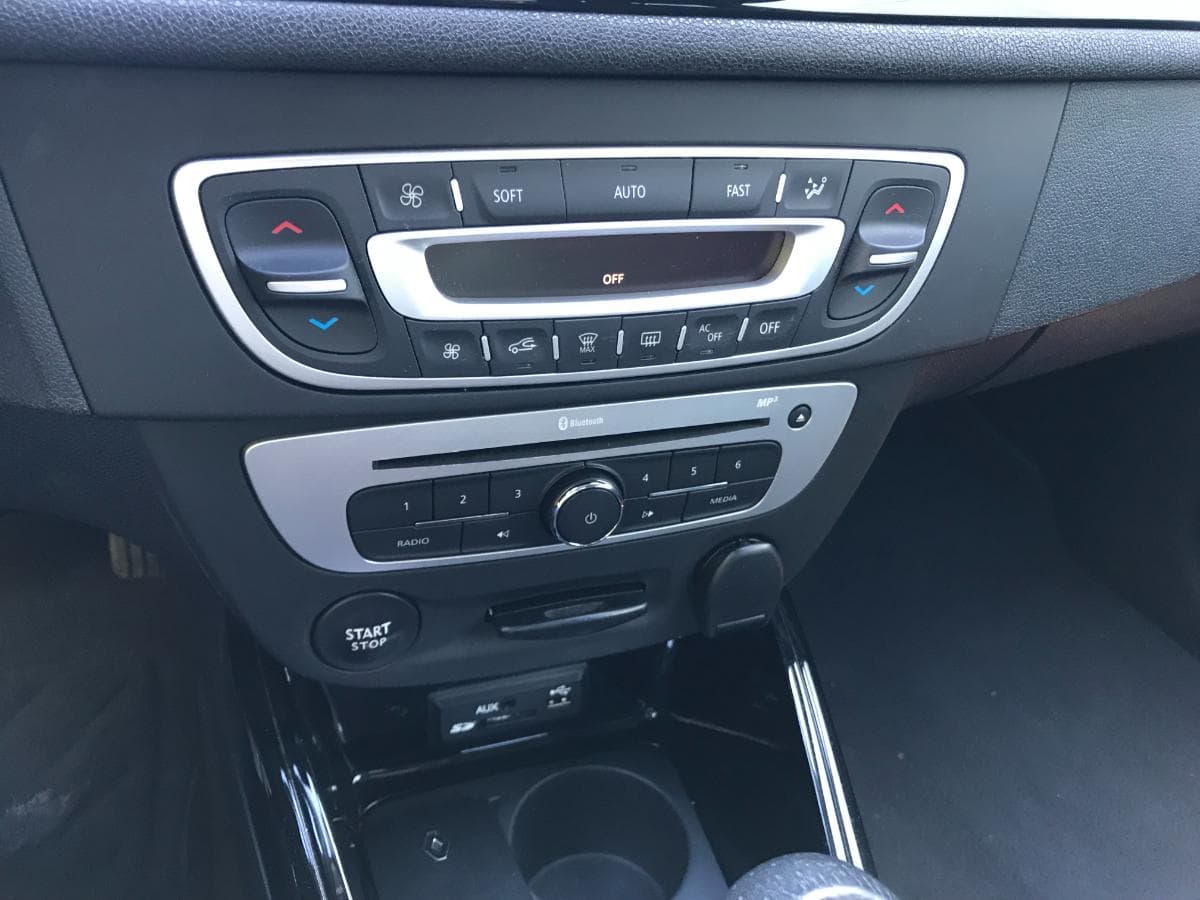 Renault Mégane 1.6 DCI Coupé · Ano 2015 — imagem 21