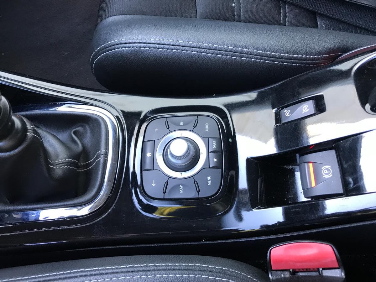 Renault Mégane 1.6 DCI Coupé · Ano 2015 — imagem 27