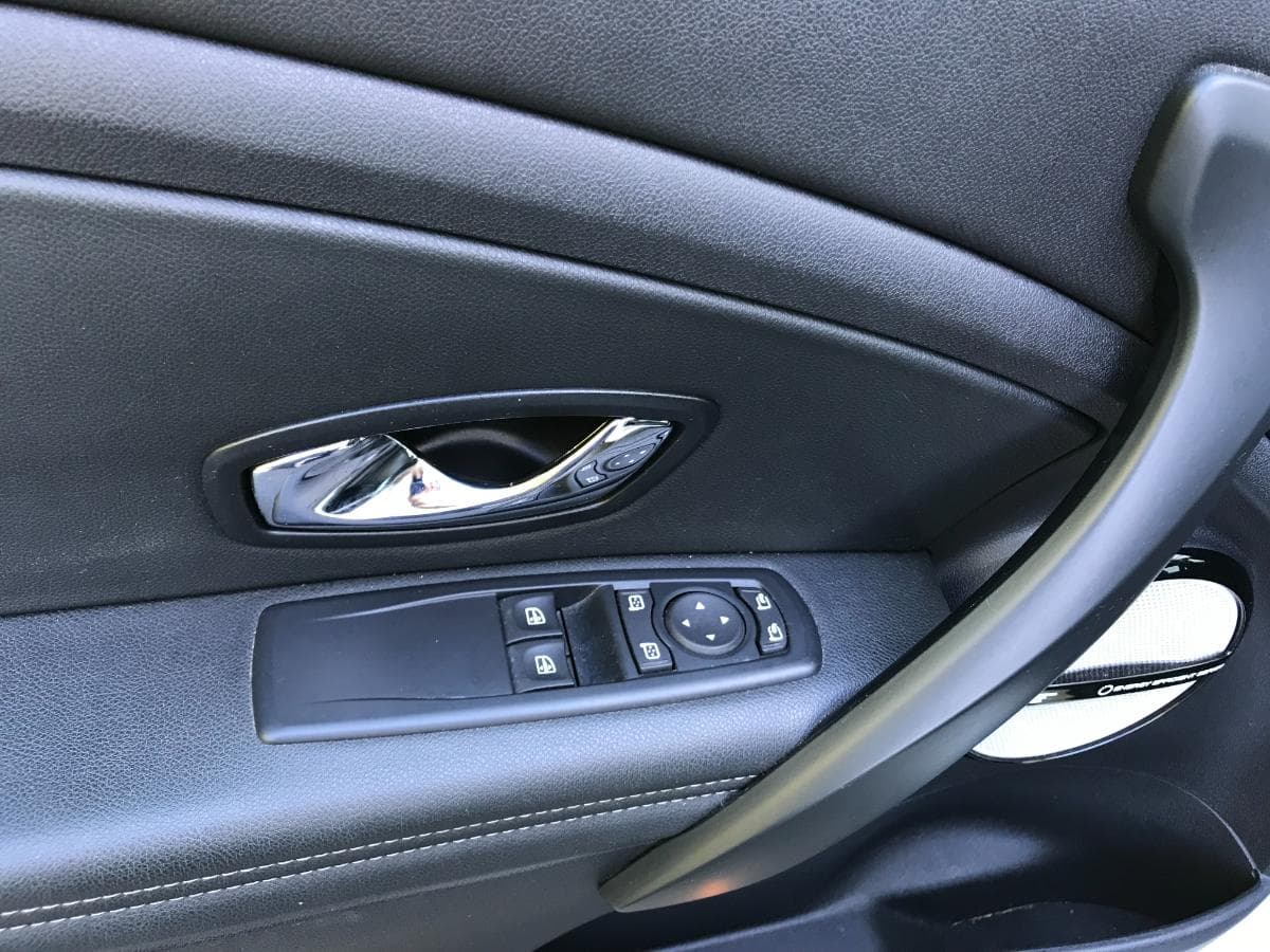 Renault Mégane 1.6 DCI Coupé · Ano 2015 — imagem 28