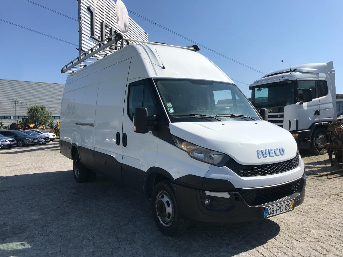 Iveco Daily 35C15 · Ano 2014 — imagem 1