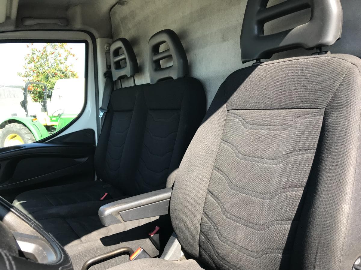 Iveco Daily 35C15 · Ano 2014 — imagem 28