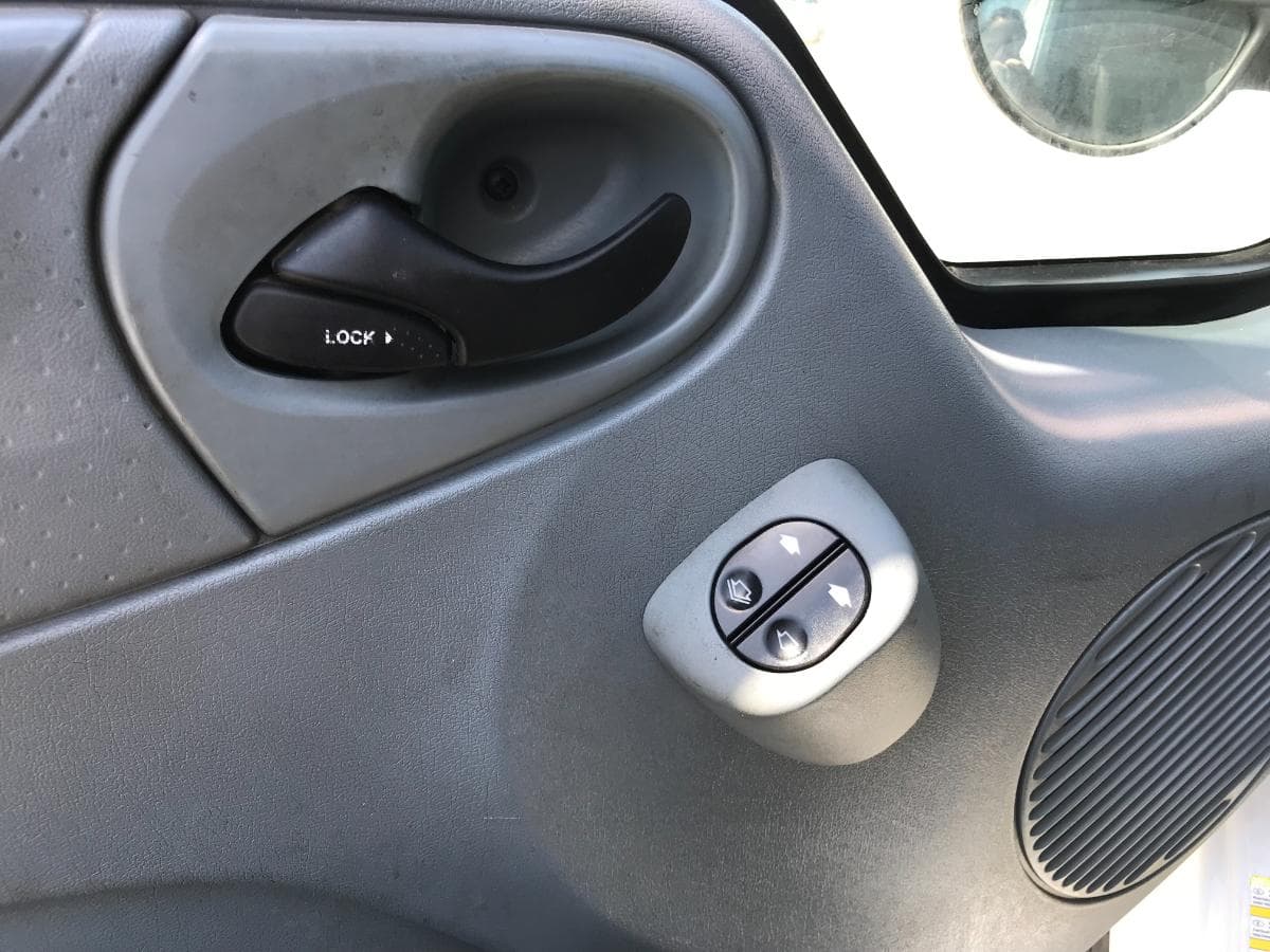Ford Transit 350L · Ano 2011 — imagem 24