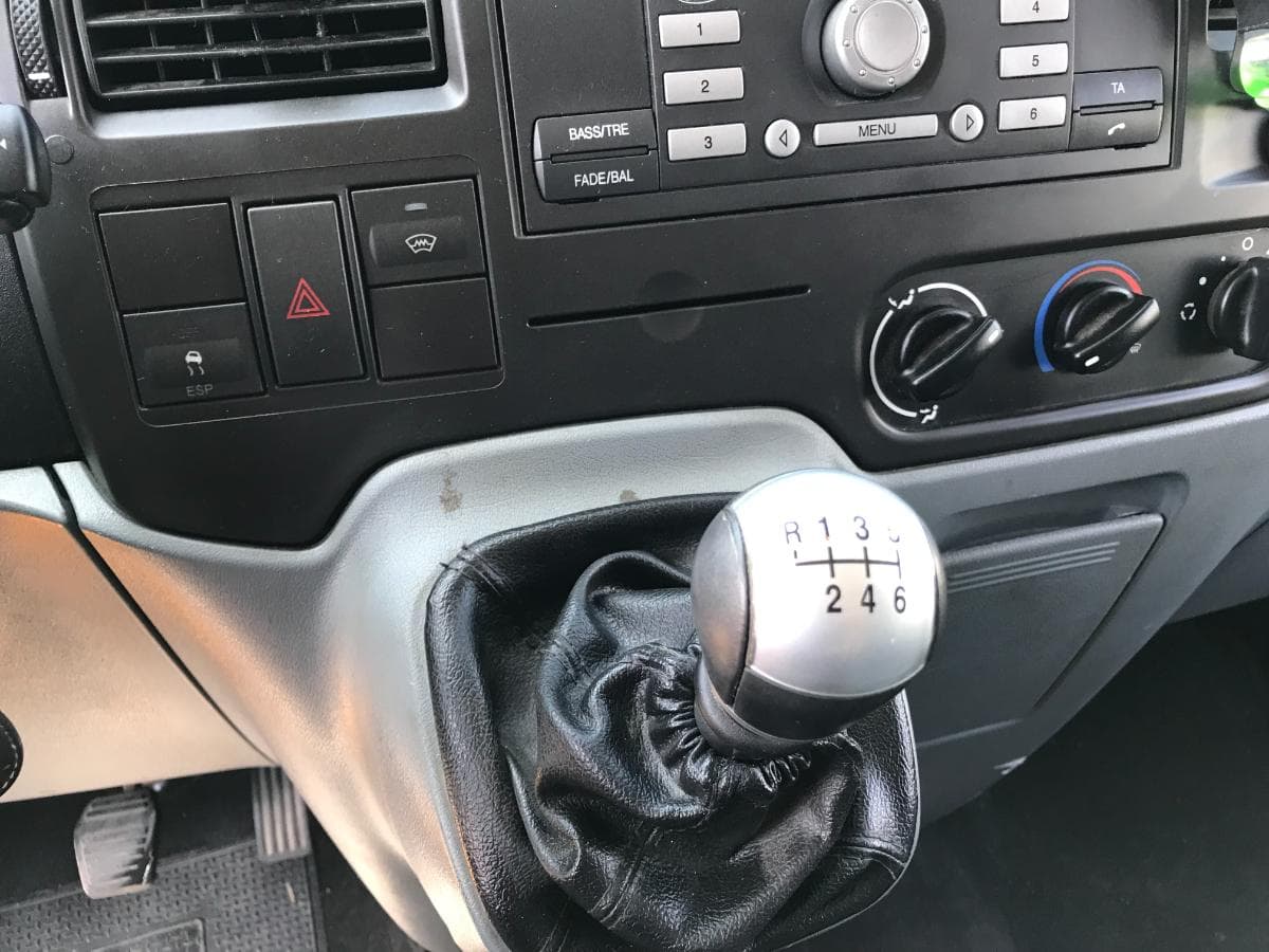 Ford Transit 350L · Ano 2011 — imagem 25