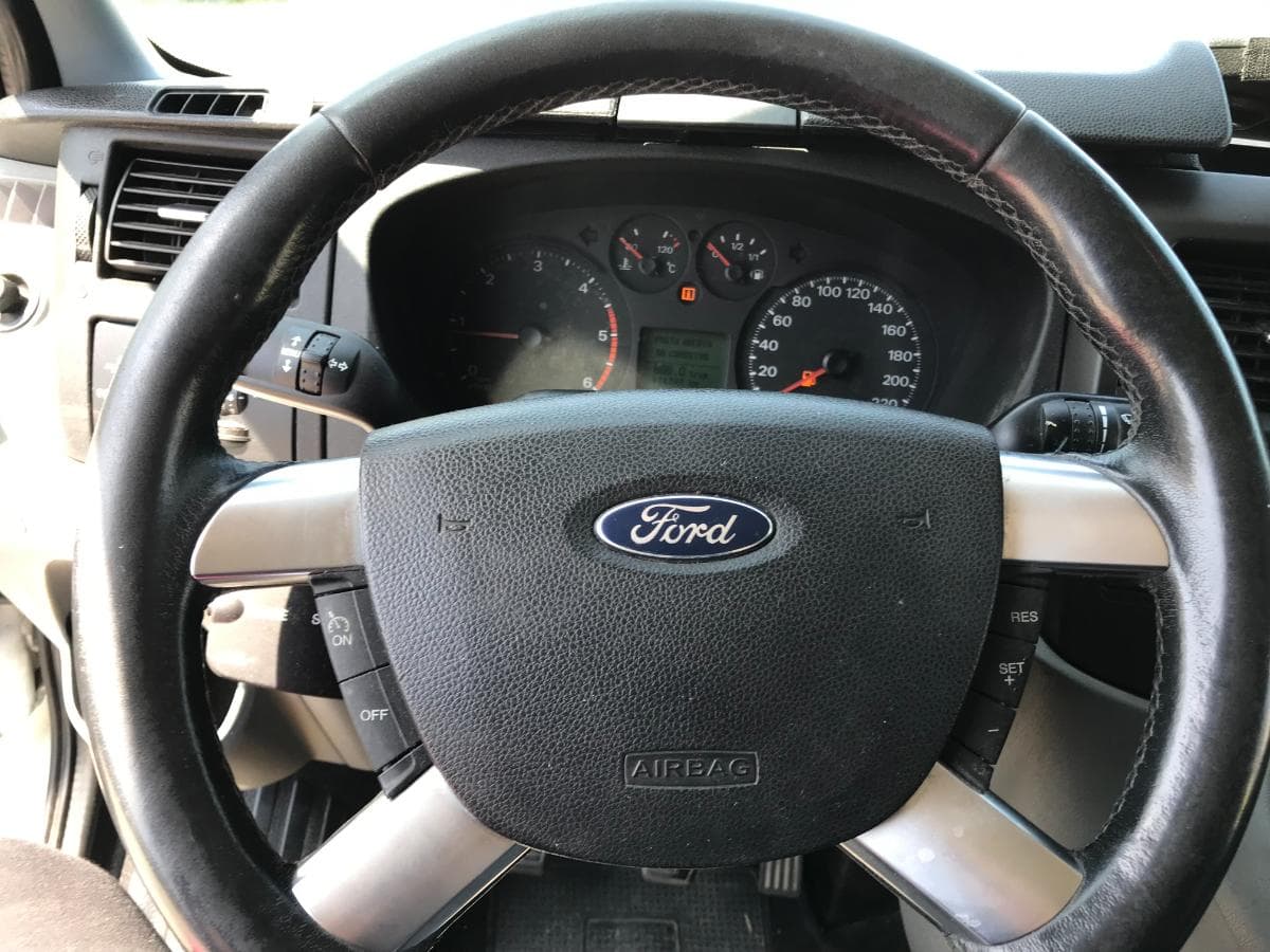Ford Transit 350L · Ano 2011 — imagem 22