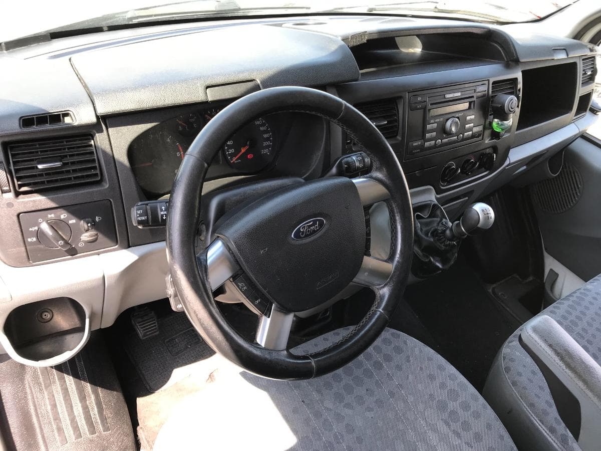 Ford Transit 350L · Ano 2011 — imagem 28