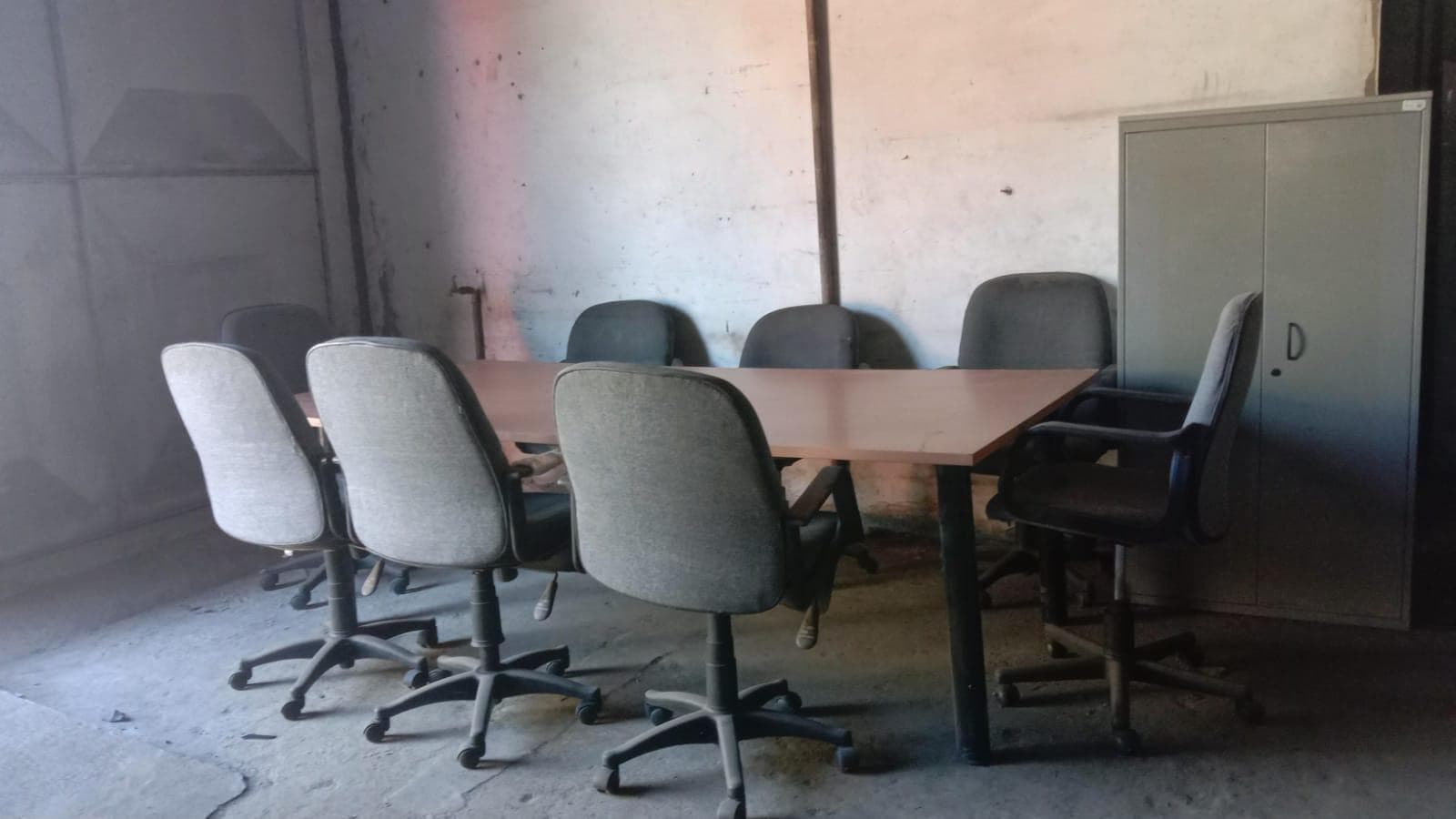 Mobiliario de oficina ·