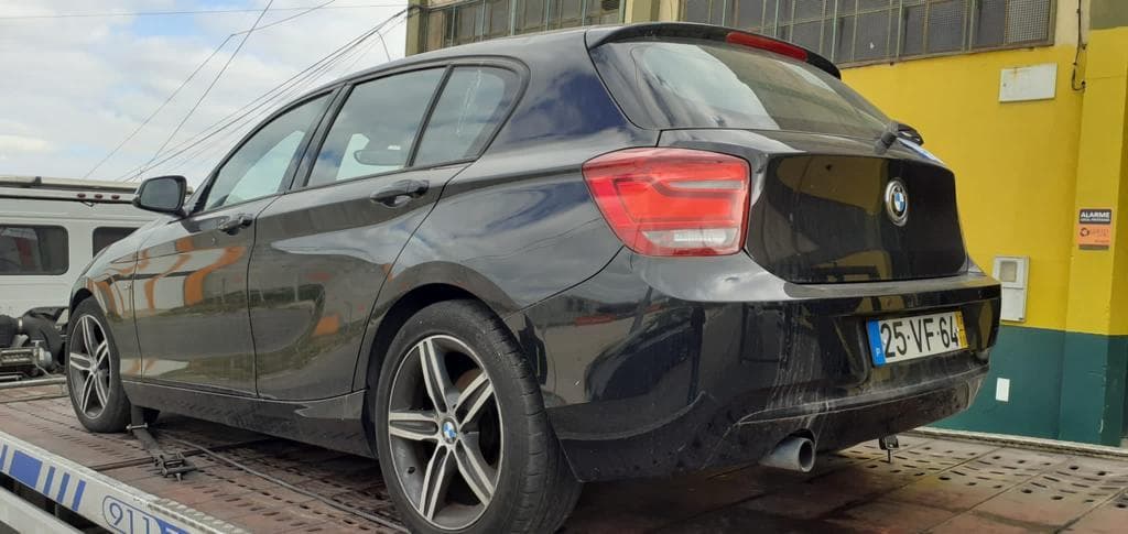 BMW 116D · Ano 2013 — imagem 9