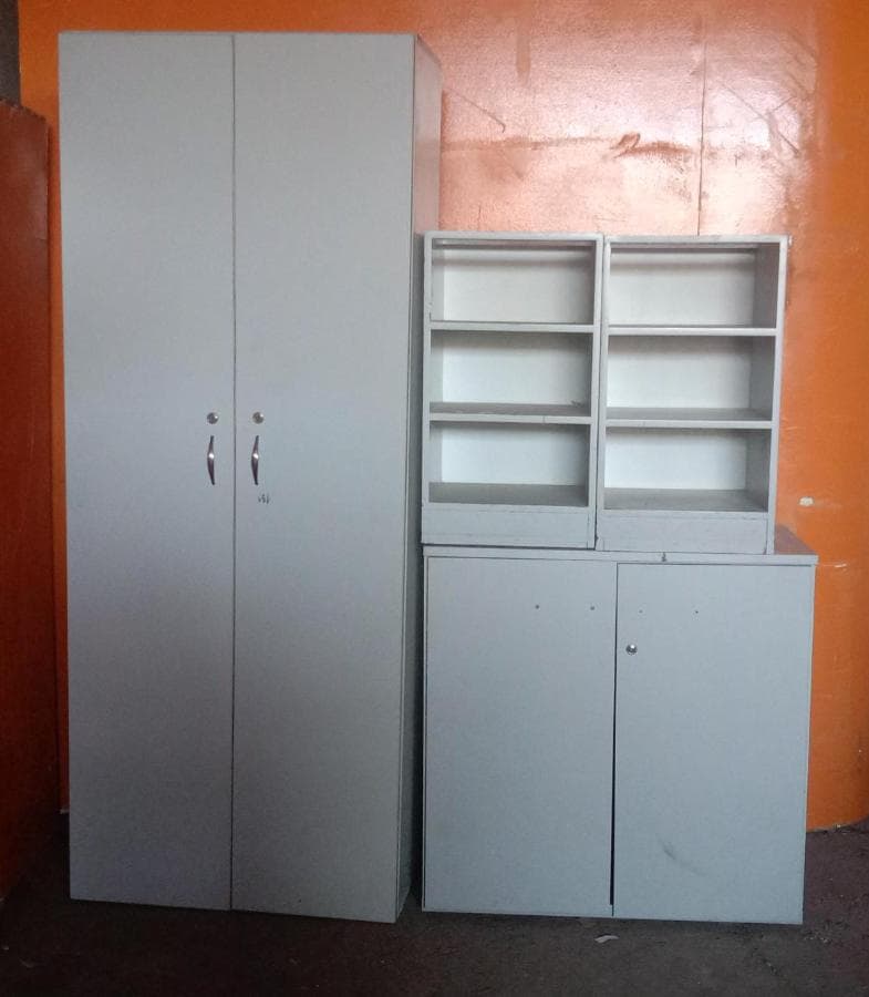 Mobilier de bureau · — image 1
