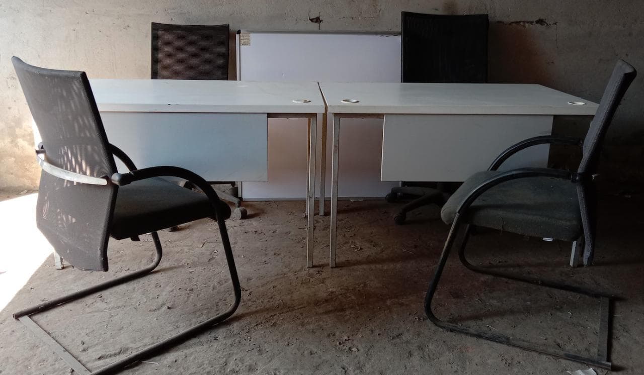 Mobiliário de escritório · — imagem 1