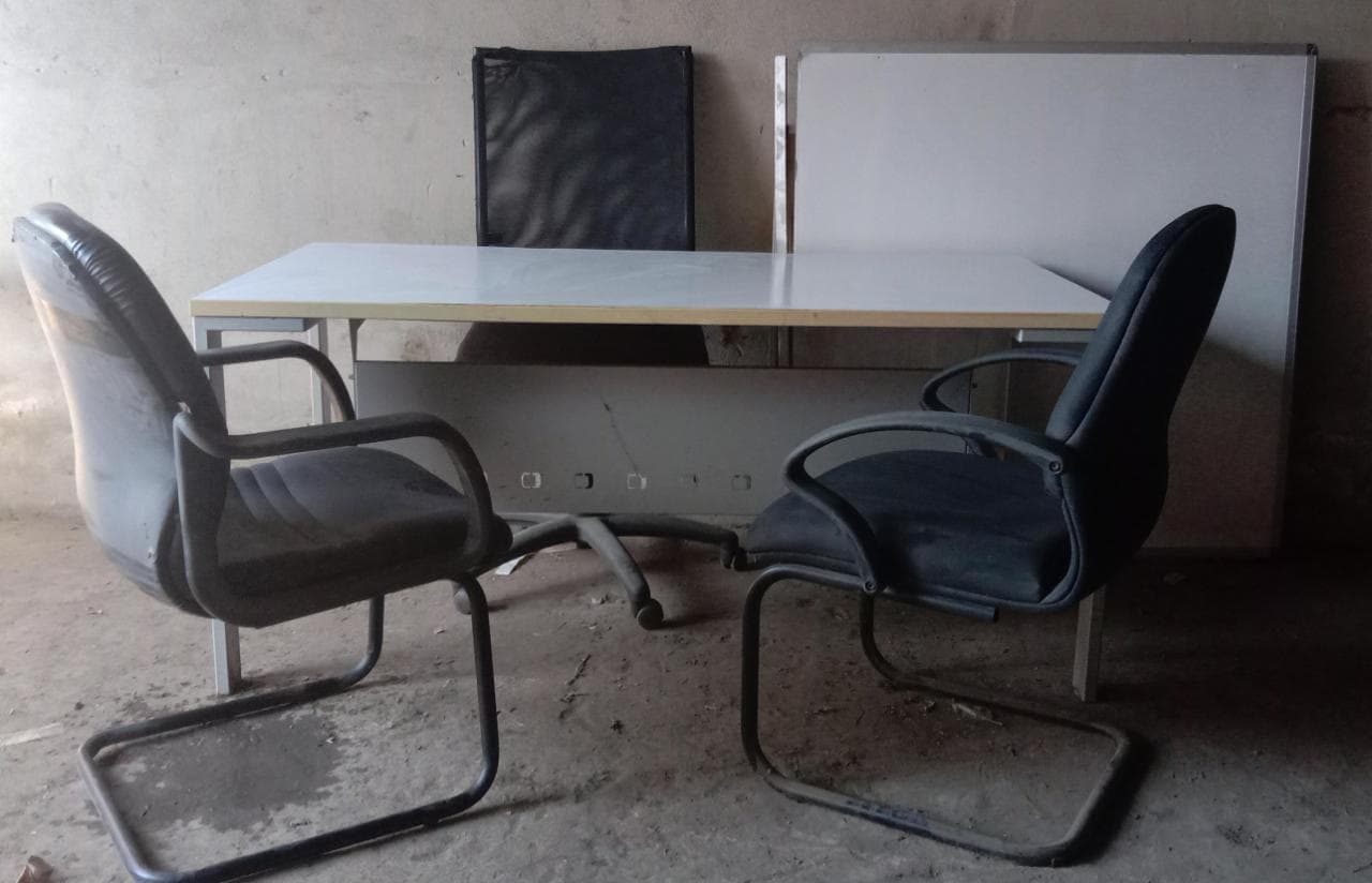 Mobiliario de oficina · — imagen 1