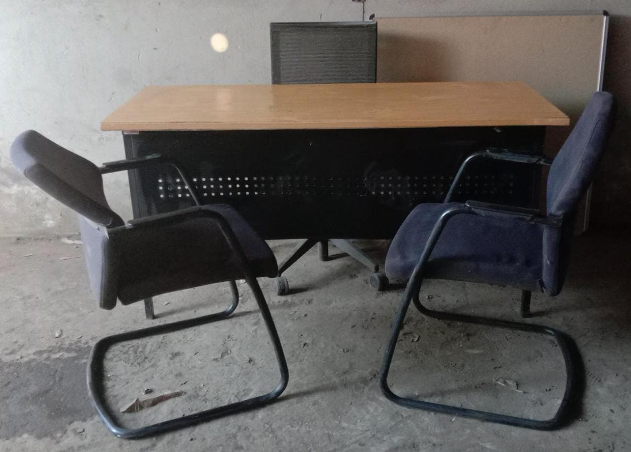 Mobiliário de escritório · — imagem 1