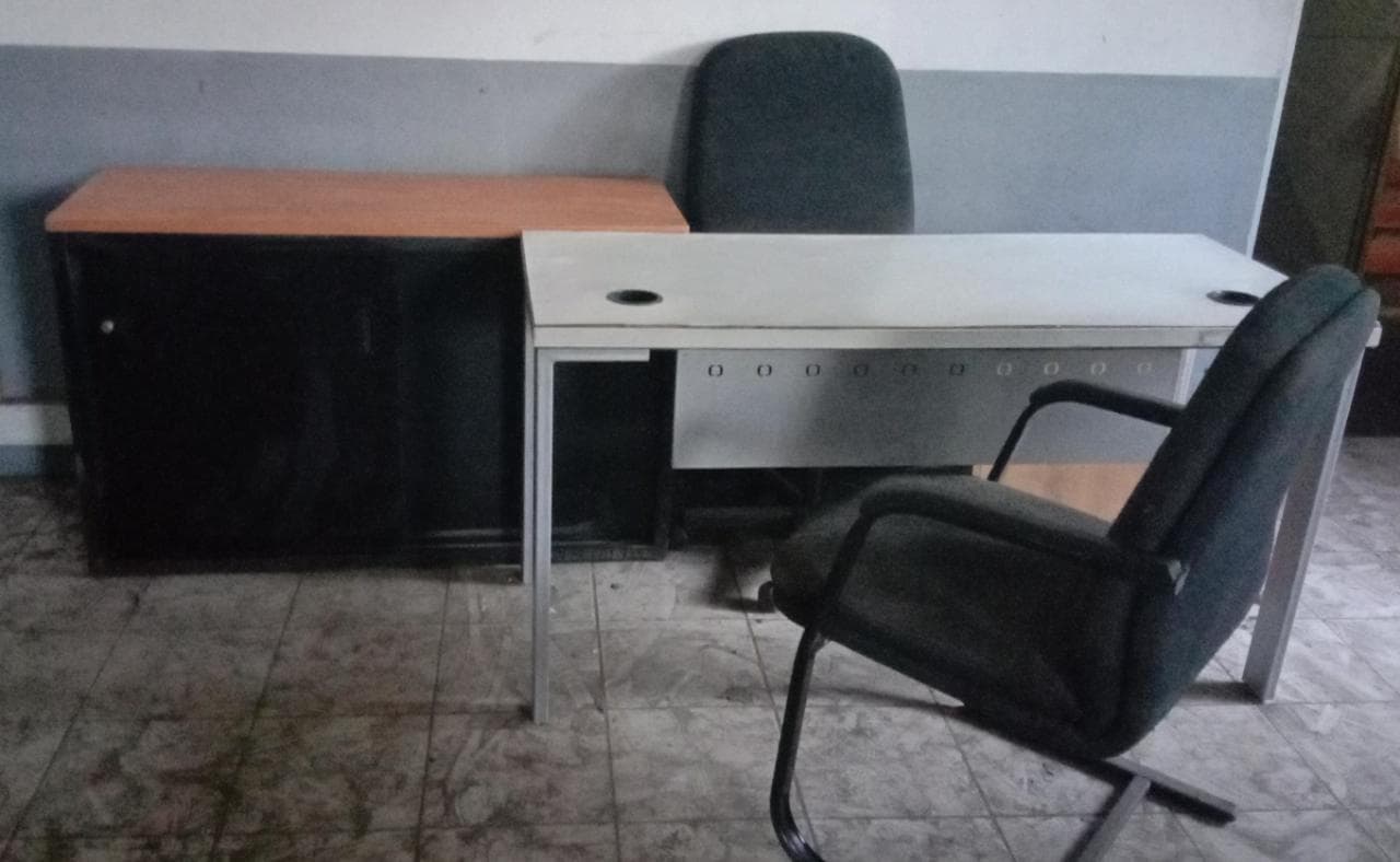 Mobiliário de escritório · — imagem 1