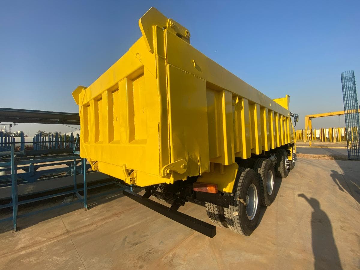 Camião basculante (38 Ton.) · Viana, Luanda. — imagem 10