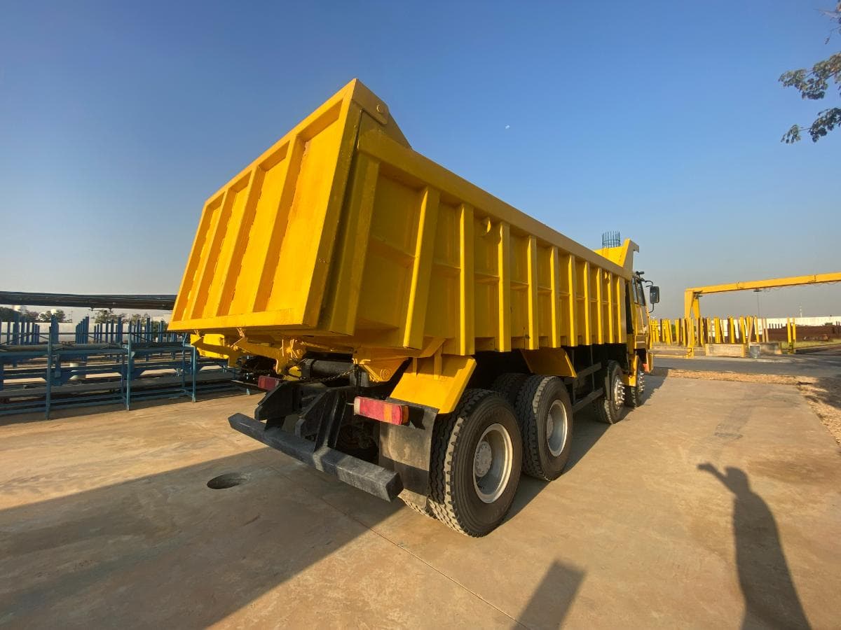Camião basculante (38 Ton.) · Viana, Luanda. — imagem 10