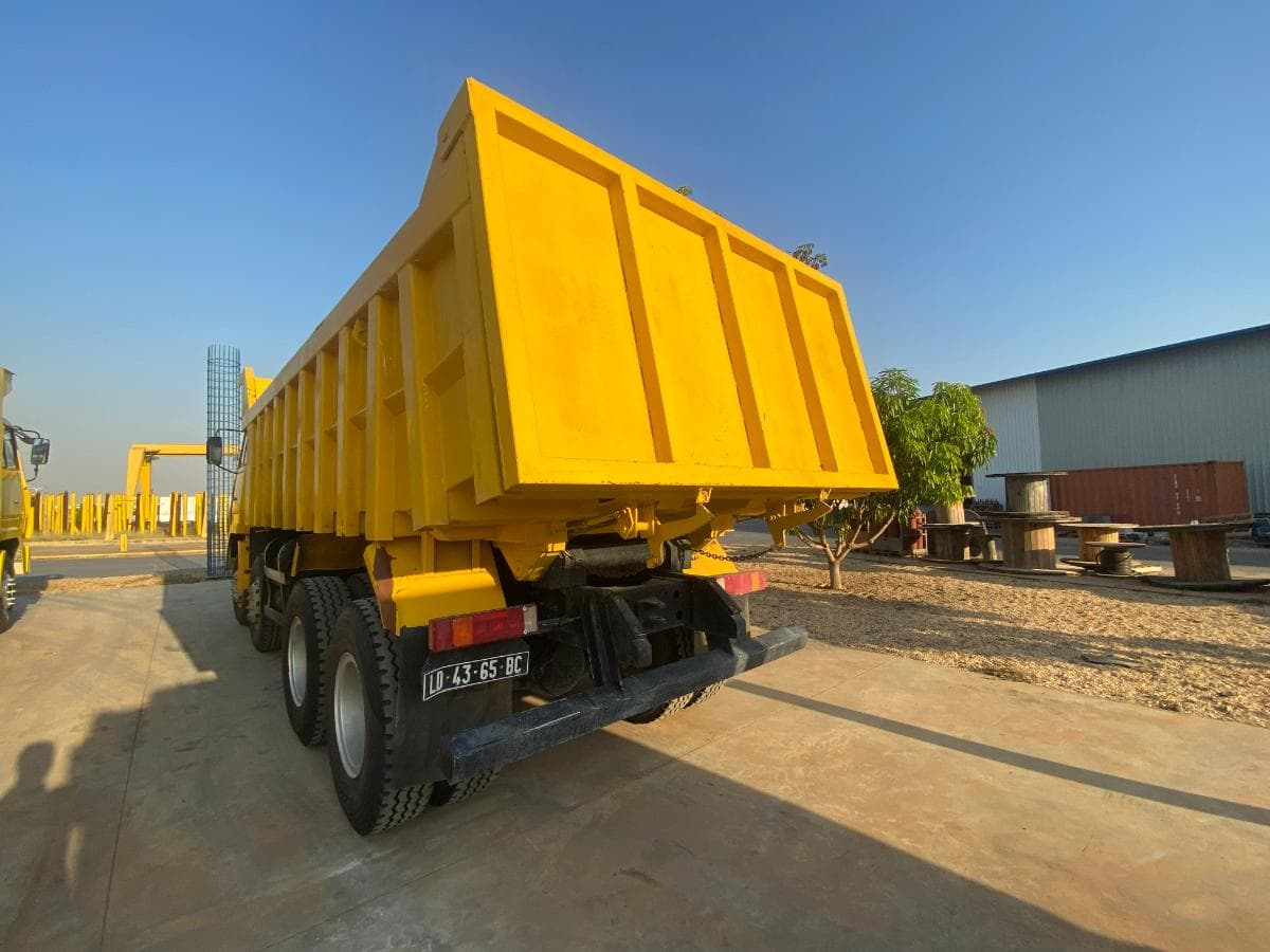 Camião basculante (38 Ton.) · Viana, Luanda. — imagem 13