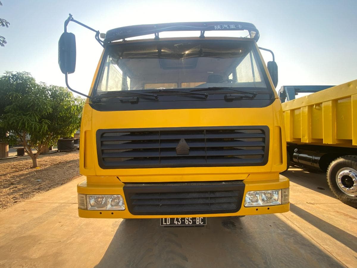 Camião basculante (38 Ton.) · Viana, Luanda. — imagem 18