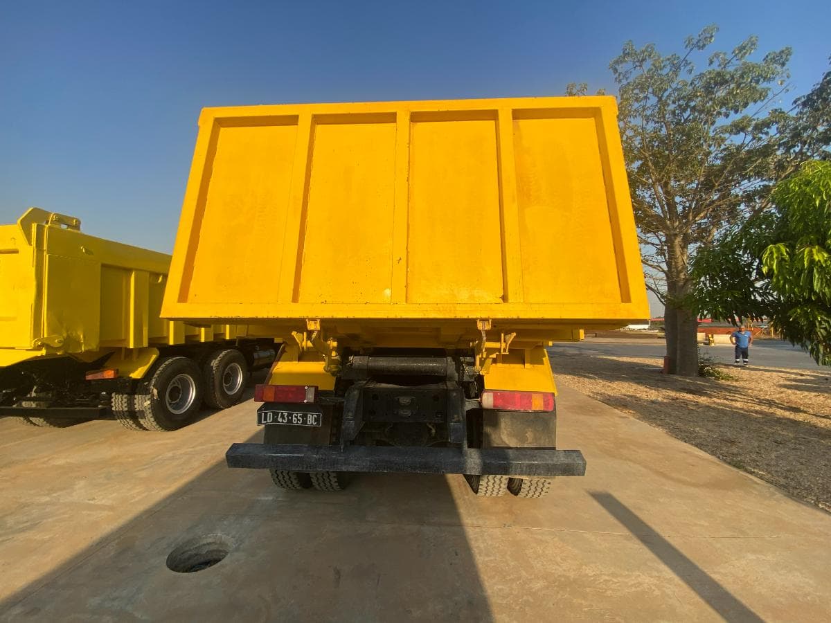 Camião basculante (38 Ton.) · Viana, Luanda. — imagem 20