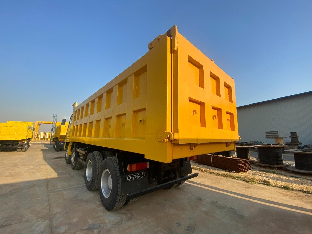 Camião basculante (38 Ton.) · Viana, Luanda. — imagem 5