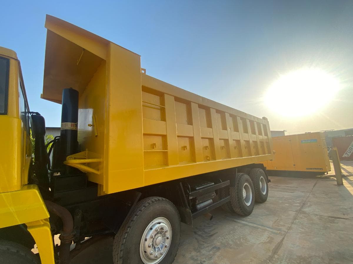 Camião basculante (38 Ton.) · Viana, Luanda. — imagem 6