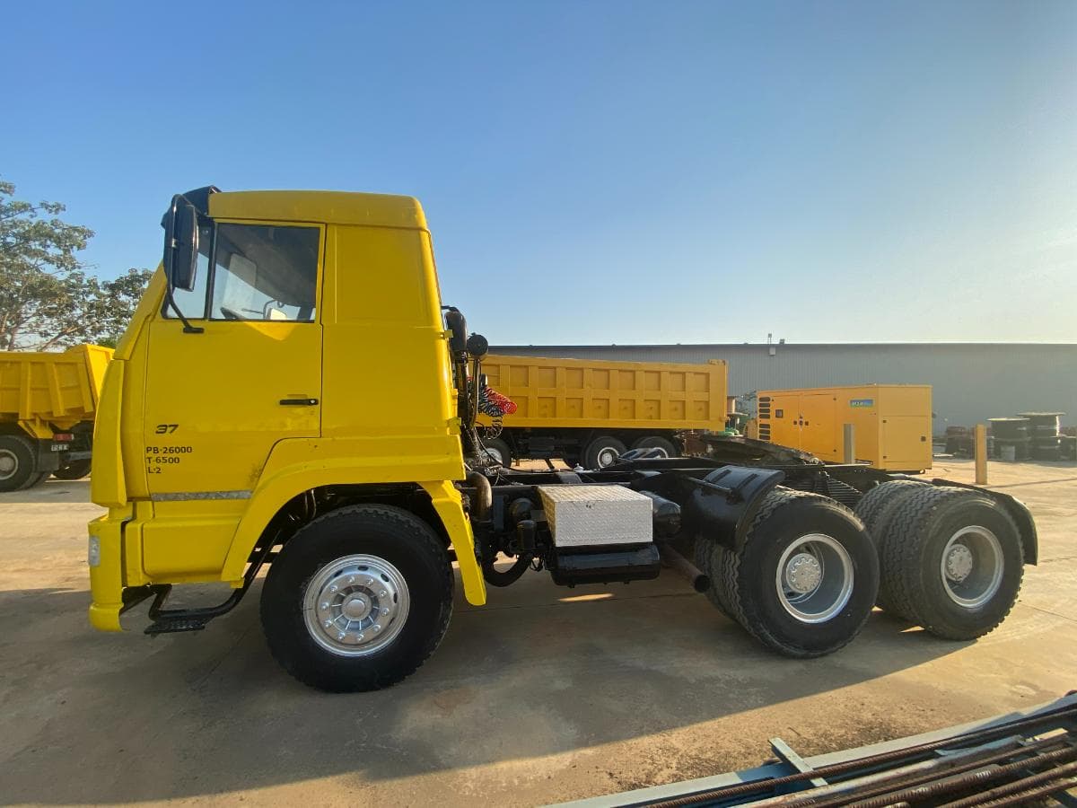 Camião trator (26 Ton.)  · Viana, Luanda. — imagem 4