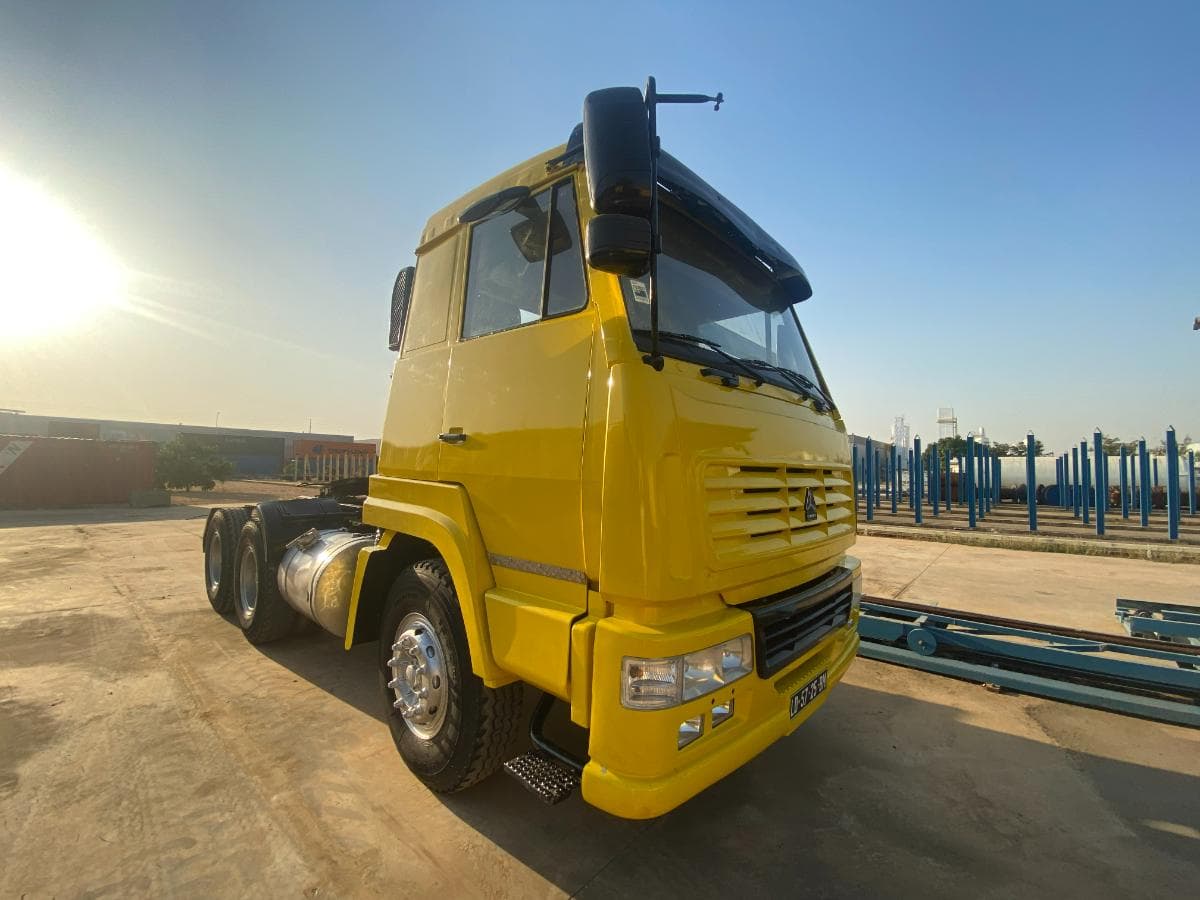 Camião trator (26 Ton.)  · Viana, Luanda. — imagem 5