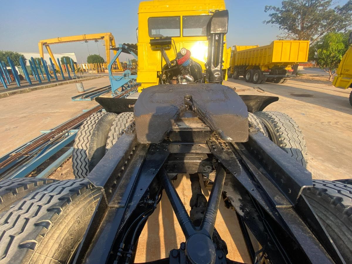 Camião trator (26 Ton.)  · Viana, Luanda. — imagem 11