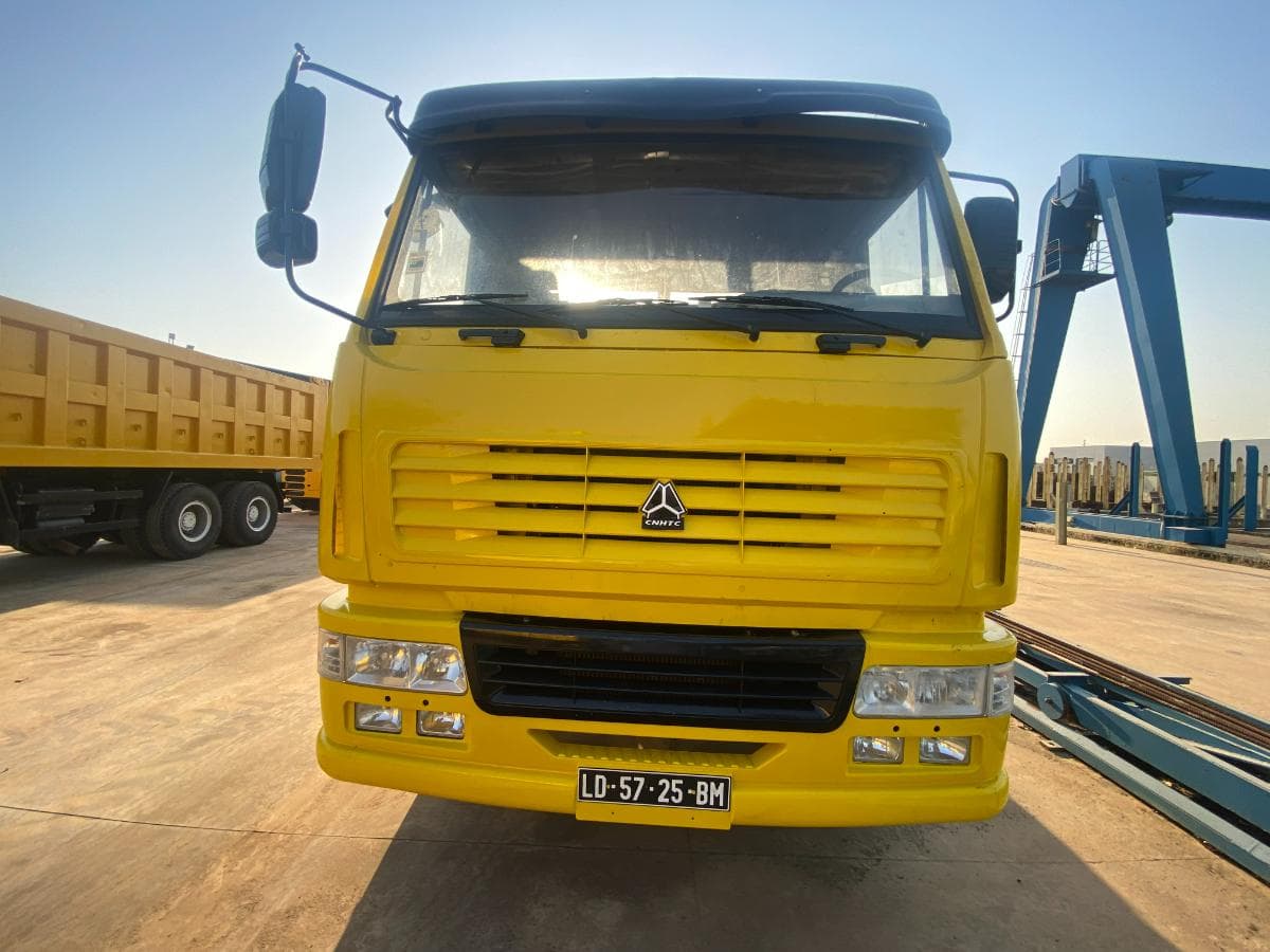 Camião trator (26 Ton.)  · Viana, Luanda. — imagem 15