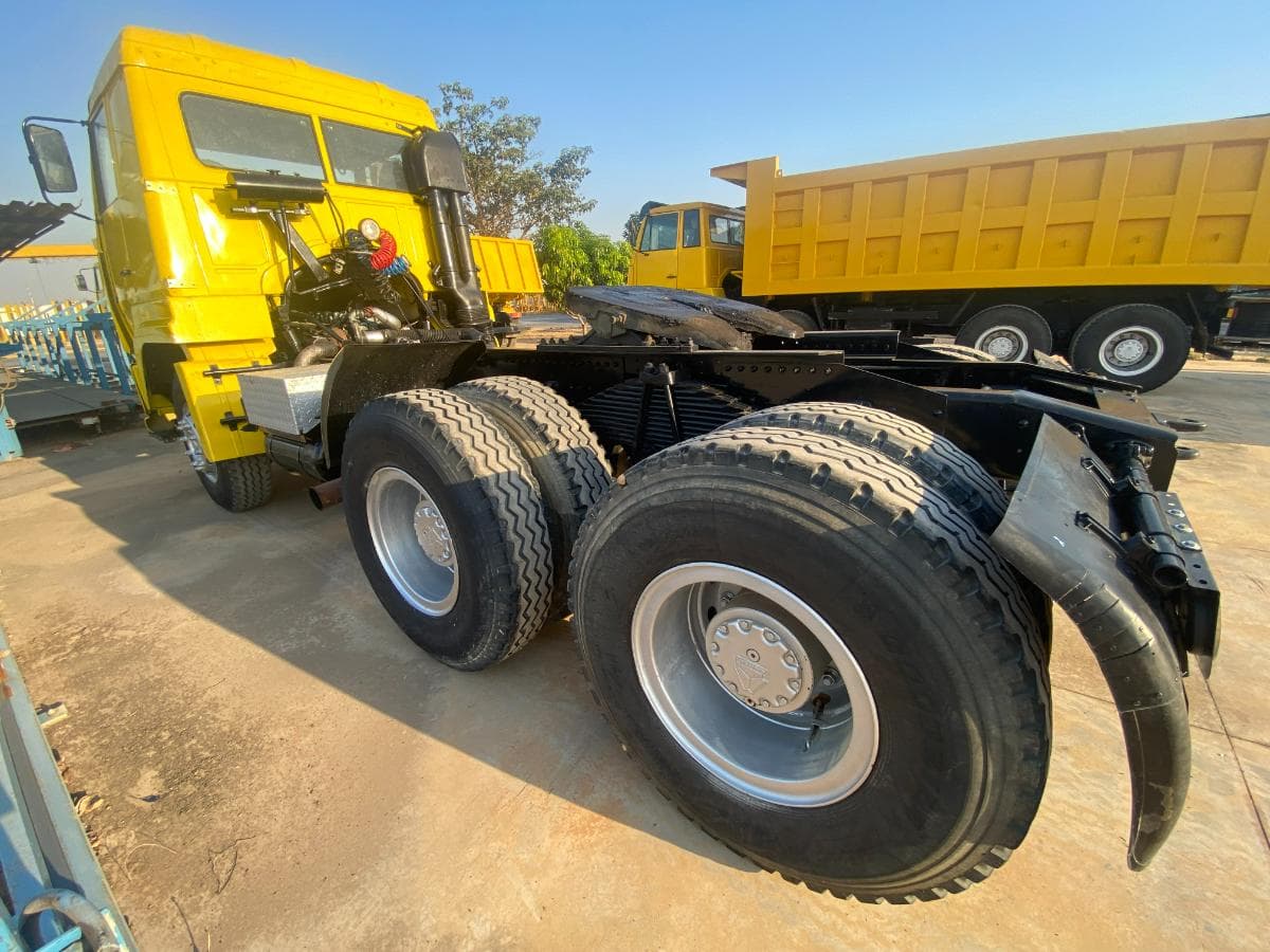 Camião trator (26 Ton.)  · Viana, Luanda. — imagem 21