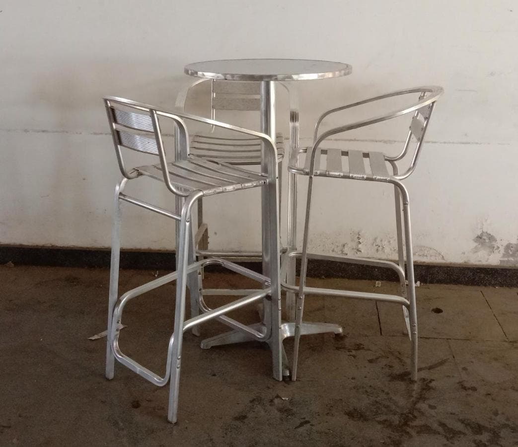 Mobilier de bureau ·