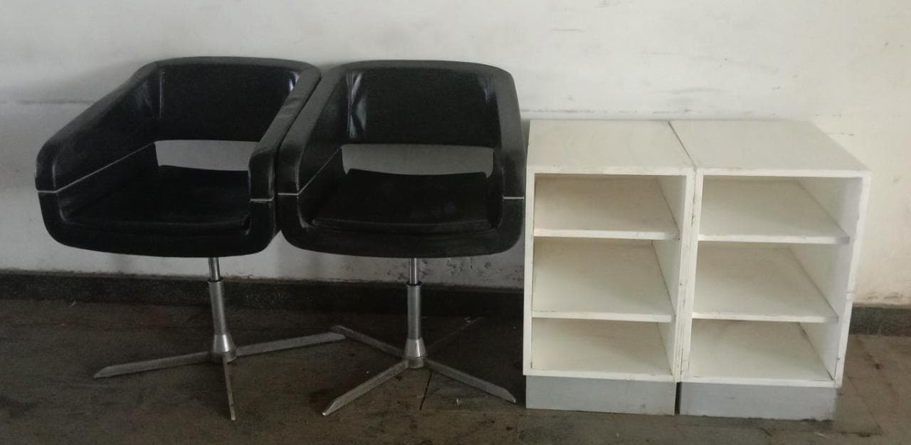 Mobilier de bureau ·