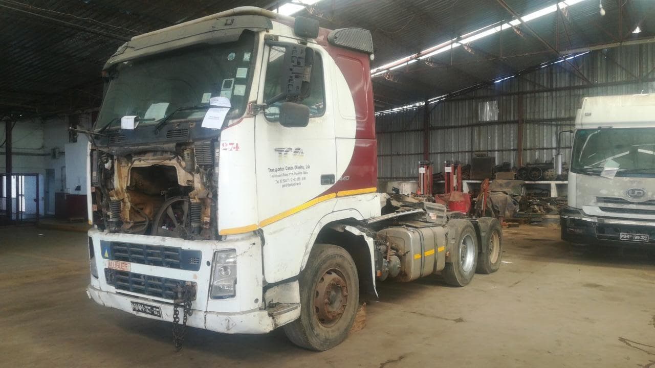 Camião Volvo FH440 ·