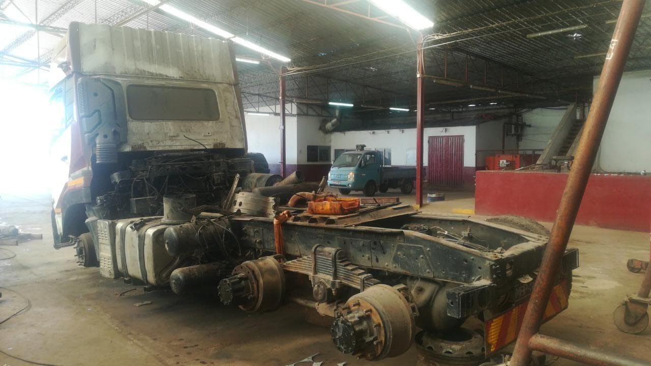 Nissan UD460 · — imagem 2