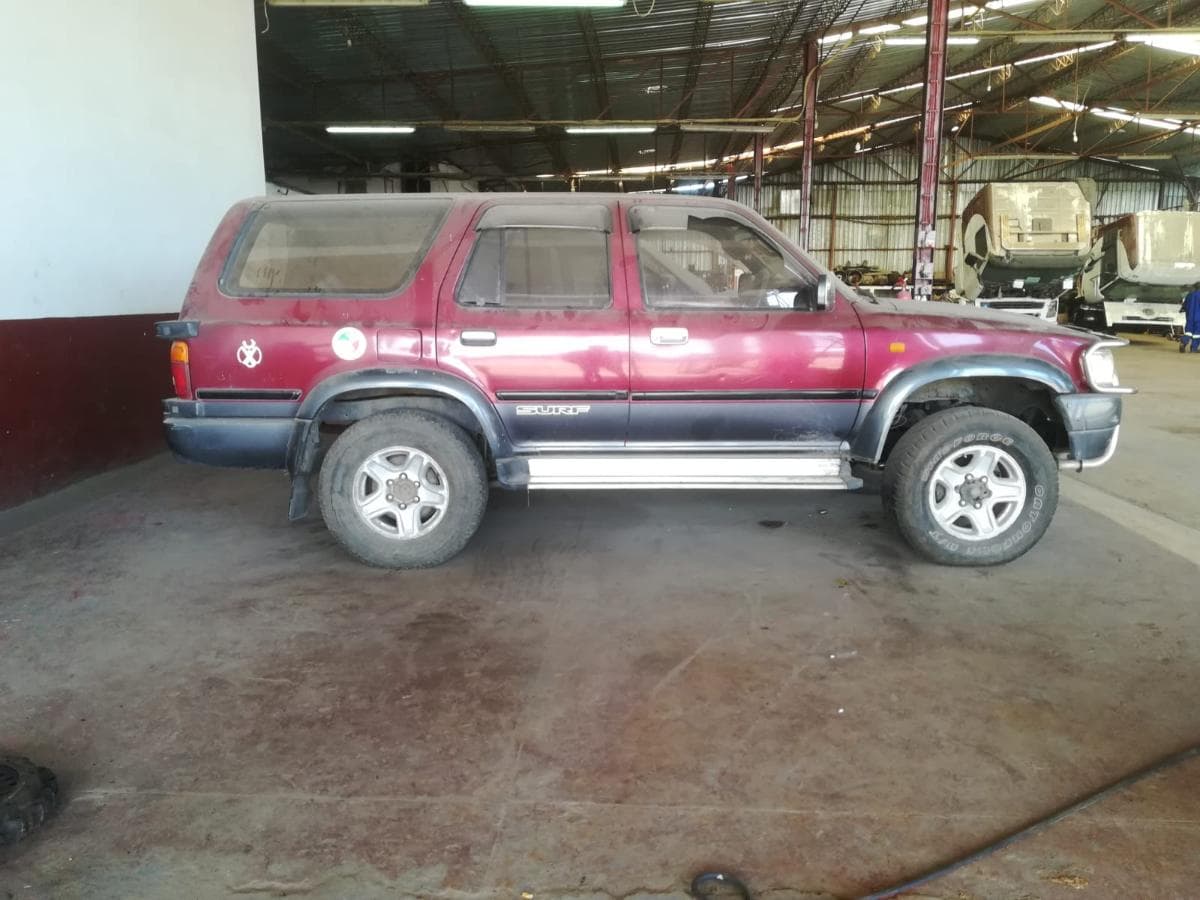 Toyota Surf · — imagem 8