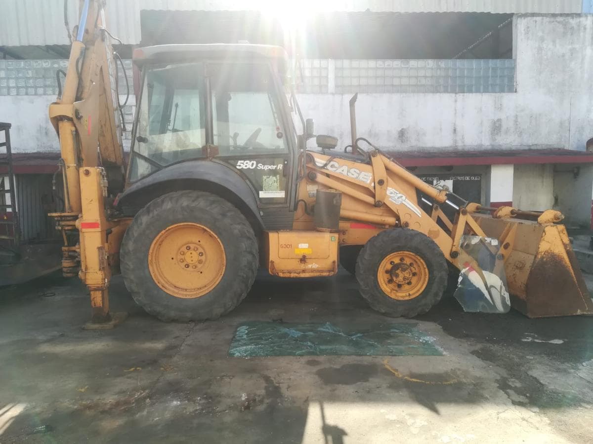 Retroeaadaveira Case 580 Super R ·