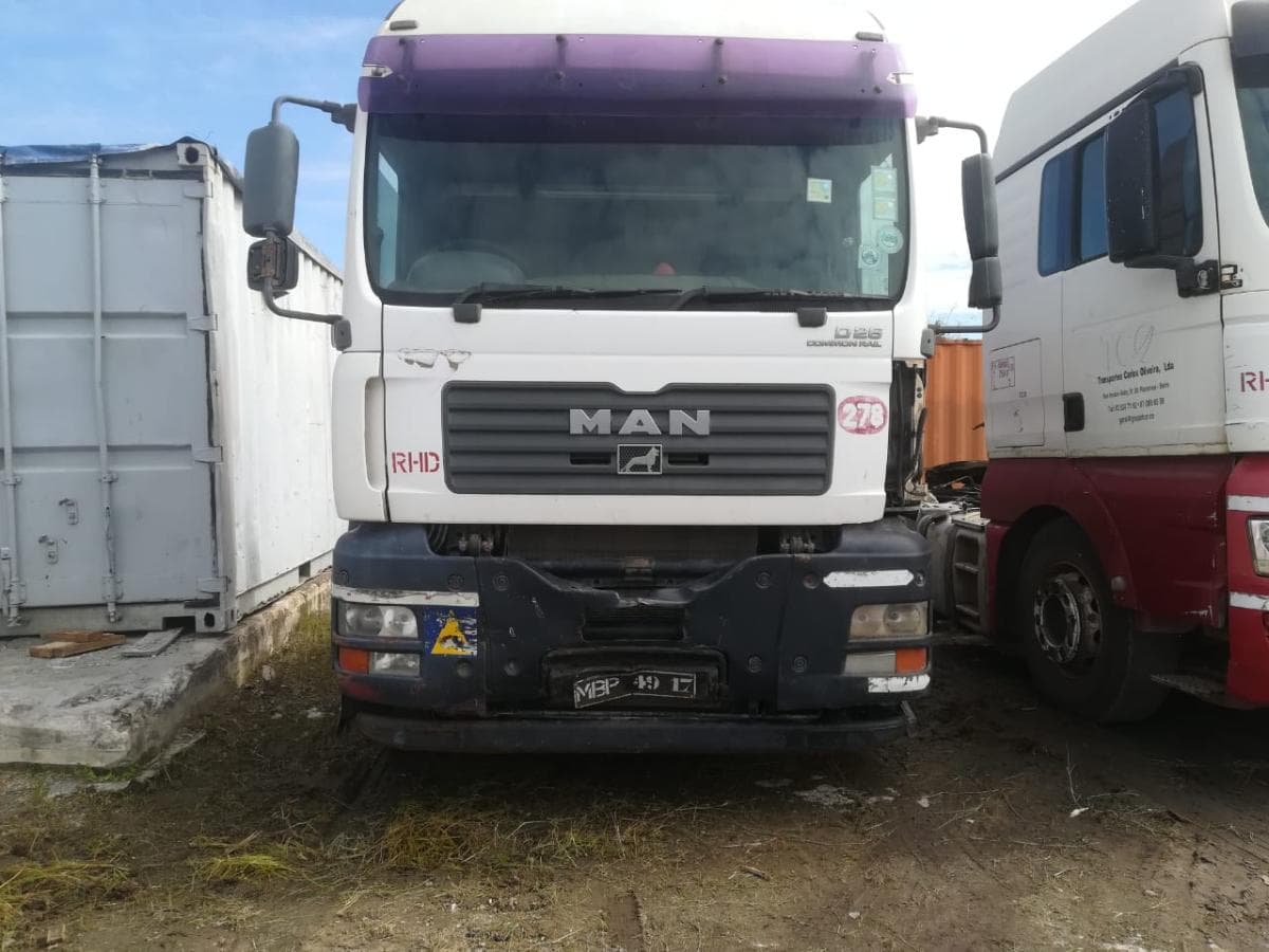Camião MAN D278 ·