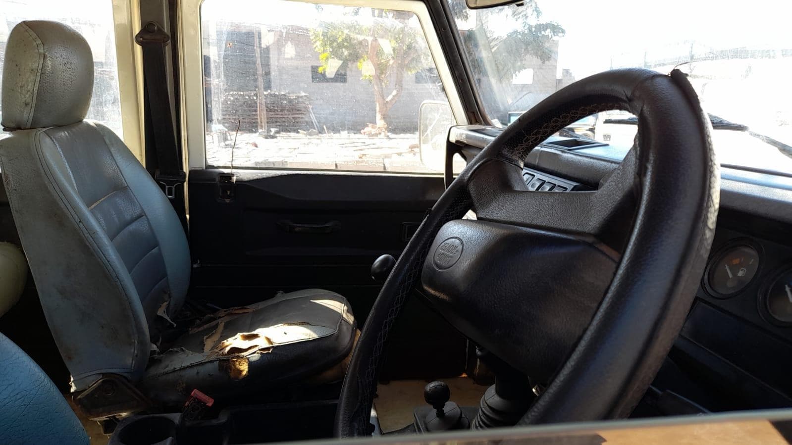 Land Rover Defender · — imagem 5