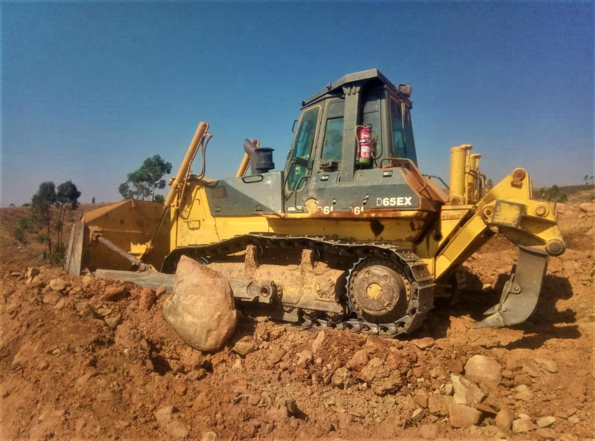 España · Bulldocer Komatsu D65EX — image 1