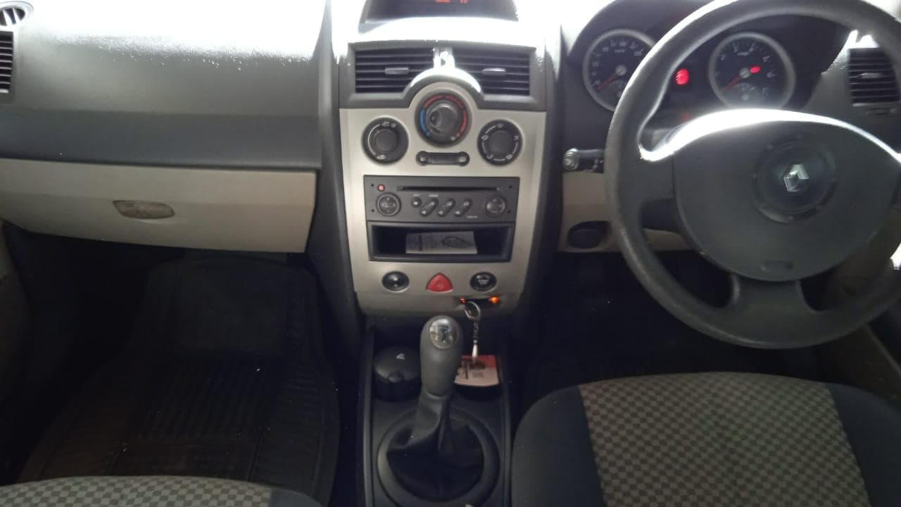 Renault Megane · — image 4