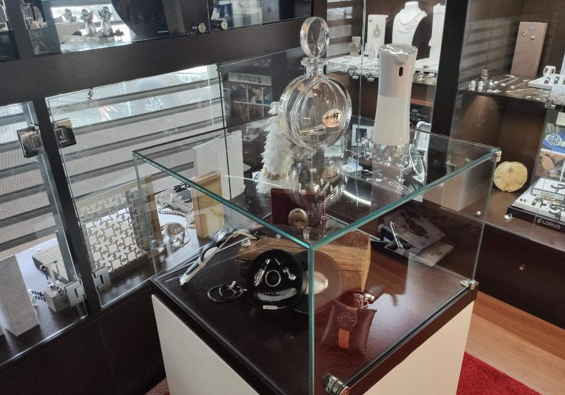 Produto em Cristal + Estojos de vinho em prata  + Artigos em Cristal + Copos em Vidro Pintado + Copos + Jarras decorativas — image 4