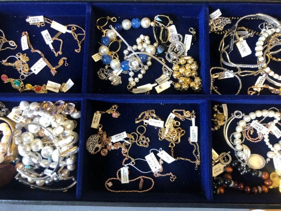Pulseiras em prata e outros materiais