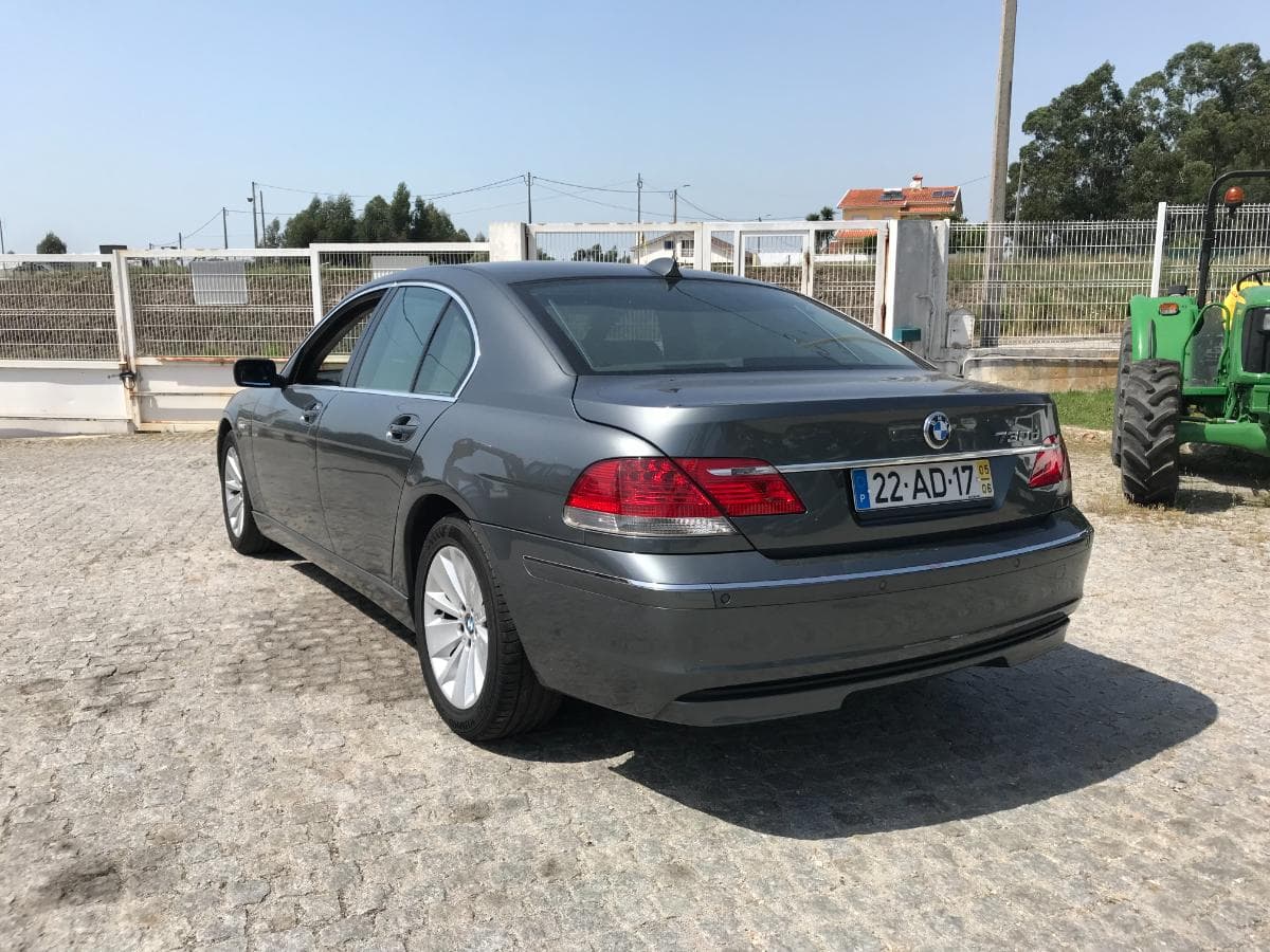 BMW 730D · Ano 2005 — imagem 6