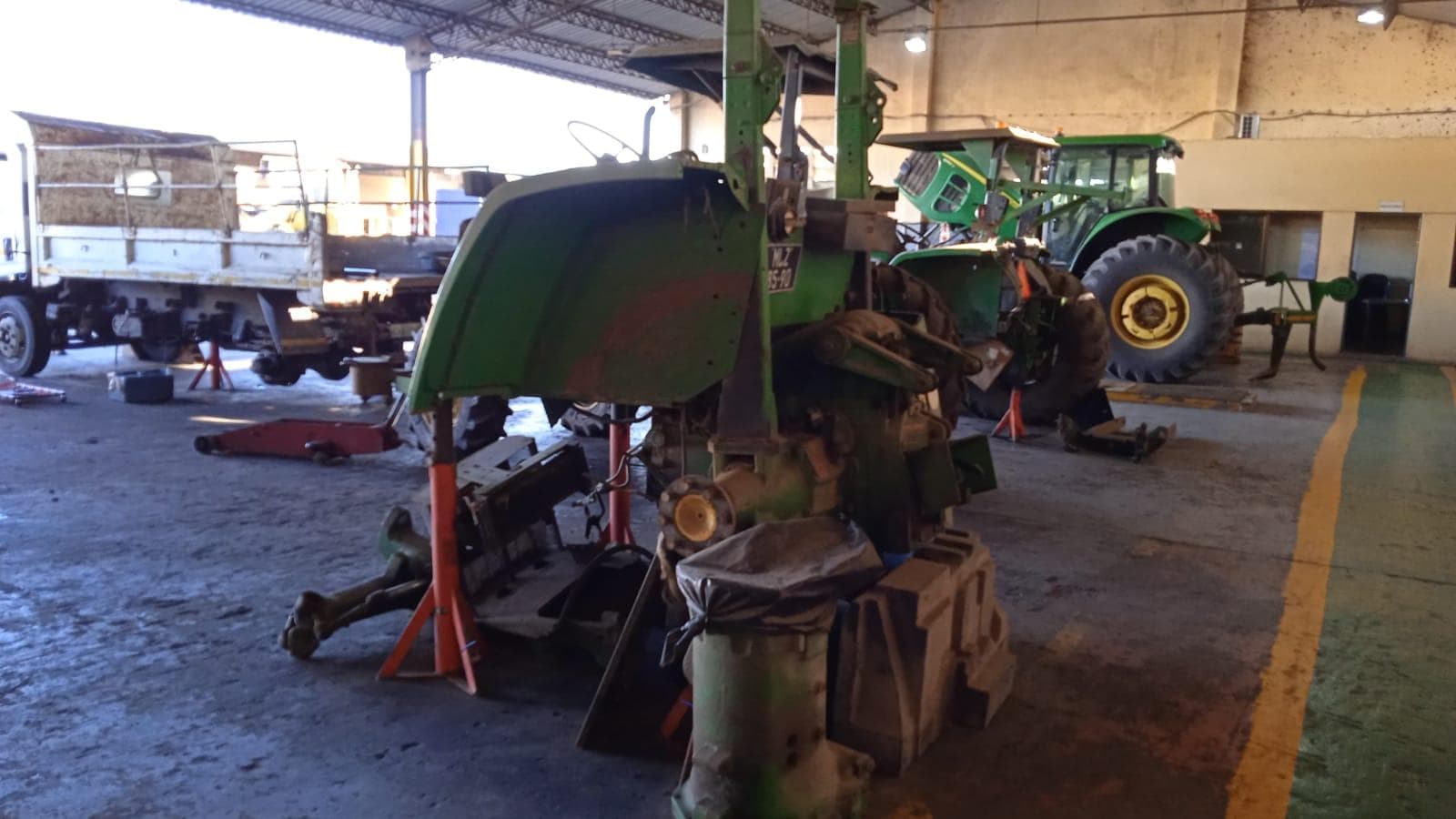 Tractor John Deere 6403 · — imagen 3