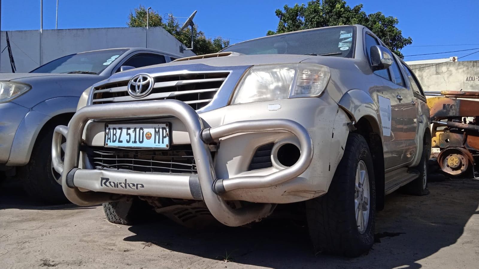 Toyota Hilux ·